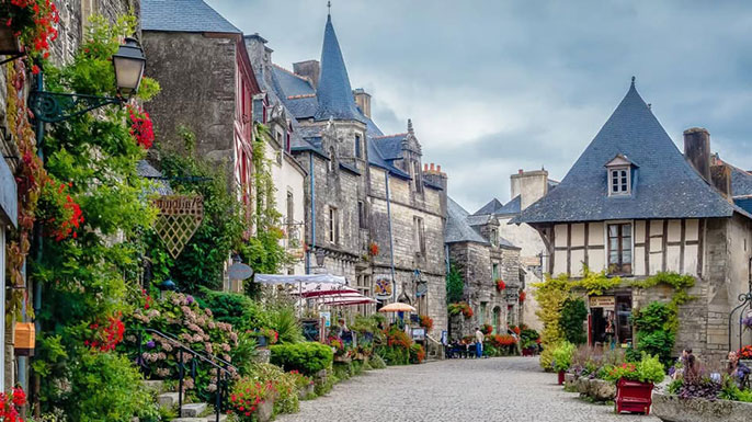 Go Beyond Goes Back To Its French Roots. Ever since our very early days (when formerly know as ‘Go Provence’), Go Beyond has always had a great affinity with France.