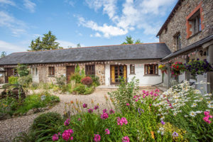 North Hayne Farm is an award-winning, perfect farm holiday destination for those with young families, multi-generational families and those with additional needs, and particularly those with autism, dementia and anxiety.